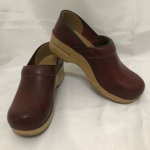 Dansko professional  burgundy leather clogs 6.5